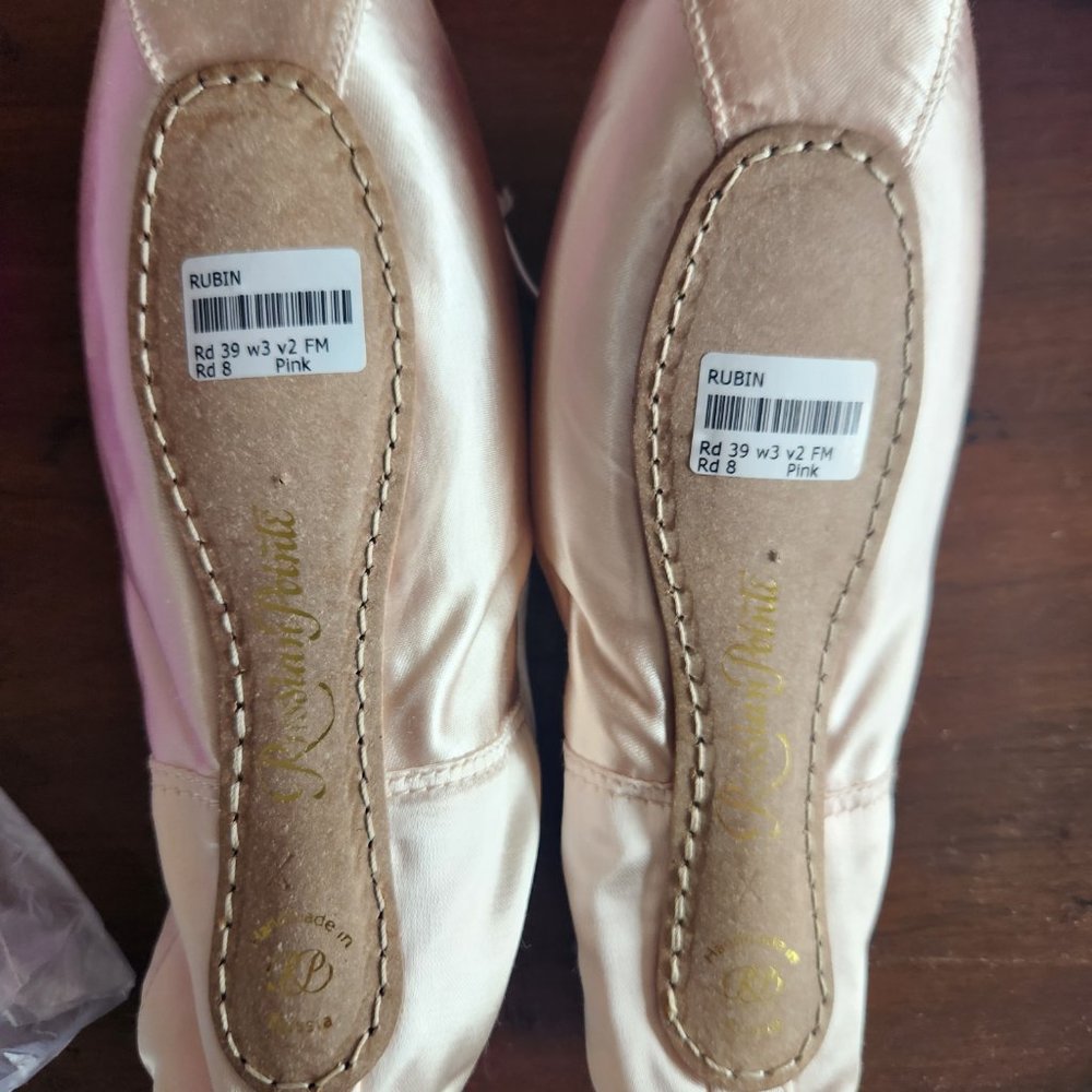 Russian Pointe Rubin - Picture 3 of 3